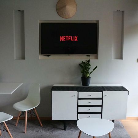 Old Town Garden Apartment Netflix Warsaw Exterior photo